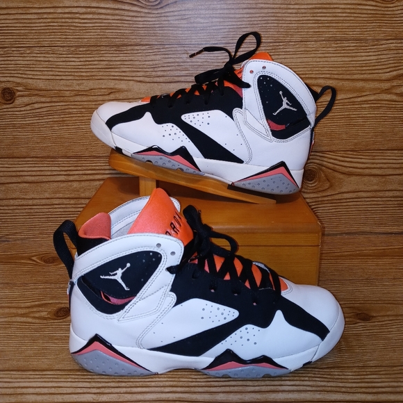 Jordan Shoes - Pre-owned 2015 air Jordan retro 7 "hot lava"